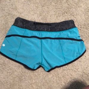 Size 6 lululemon shorts